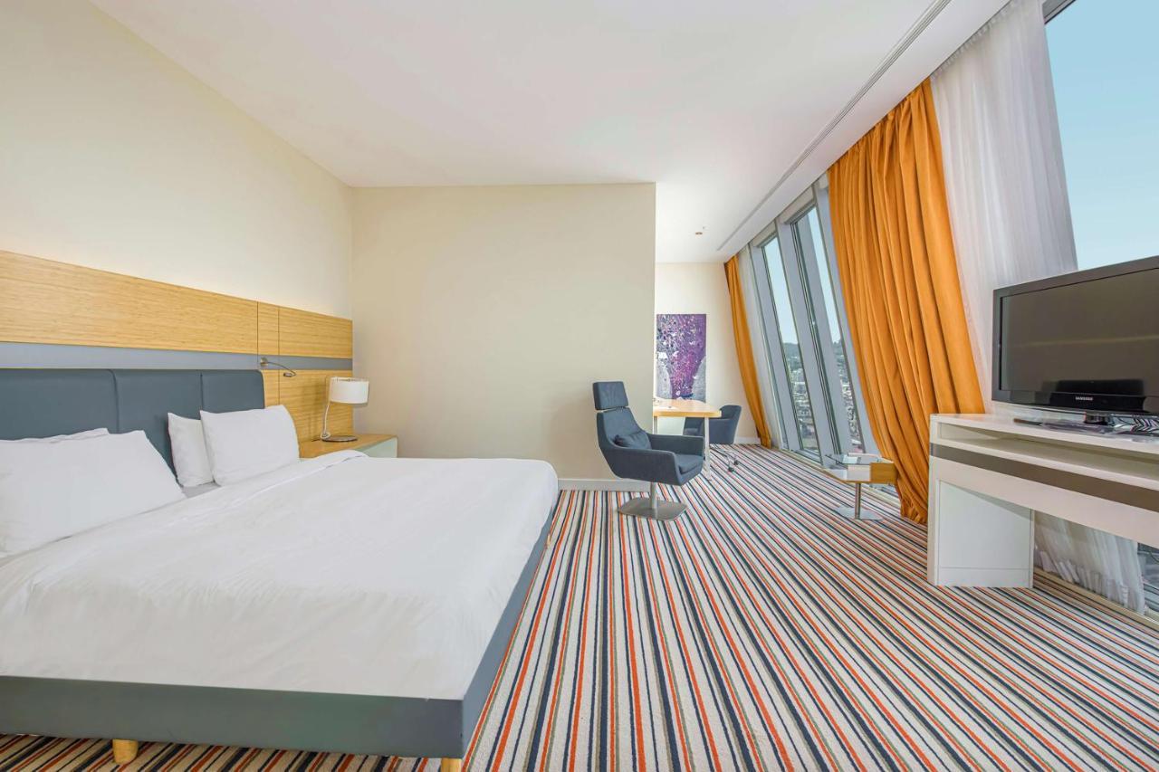 Radisson Blu Hotel באטומי מראה חיצוני תמונה A room at the hotel