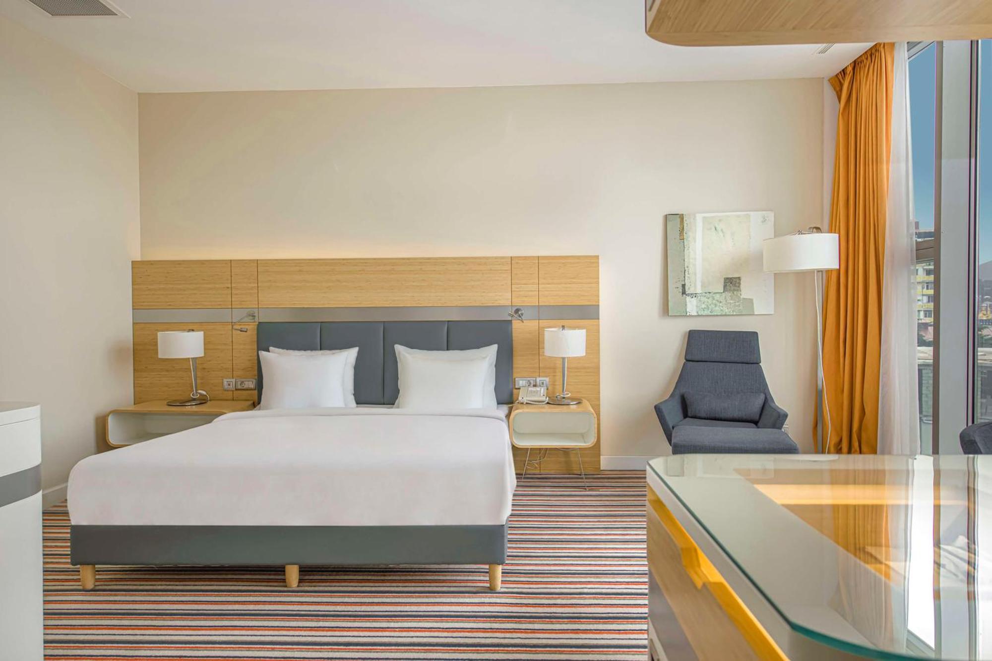 Radisson Blu Hotel באטומי מראה חיצוני תמונה A room at the hotel